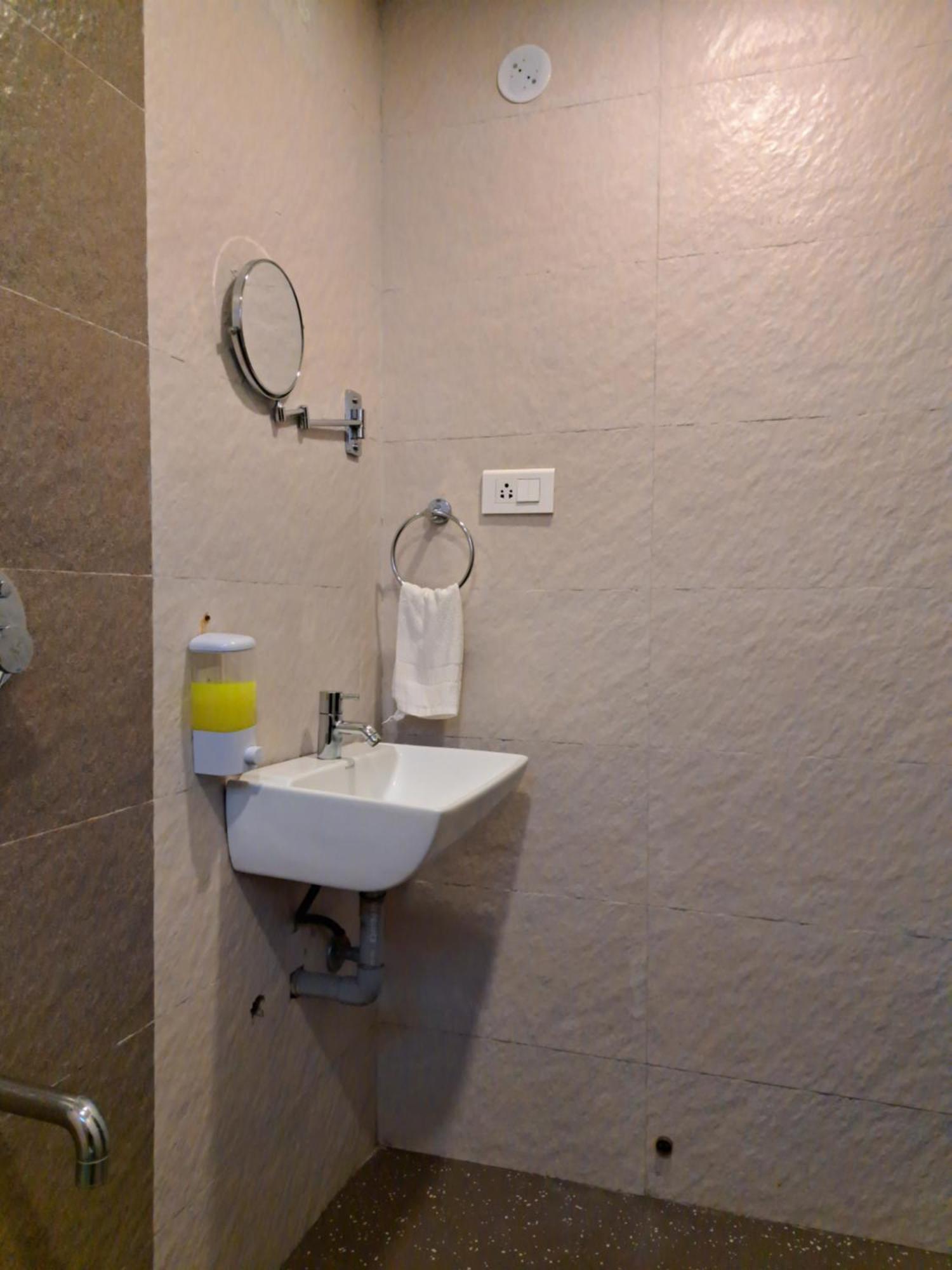 Onella Regency Hotel Panchgani Bagian luar foto