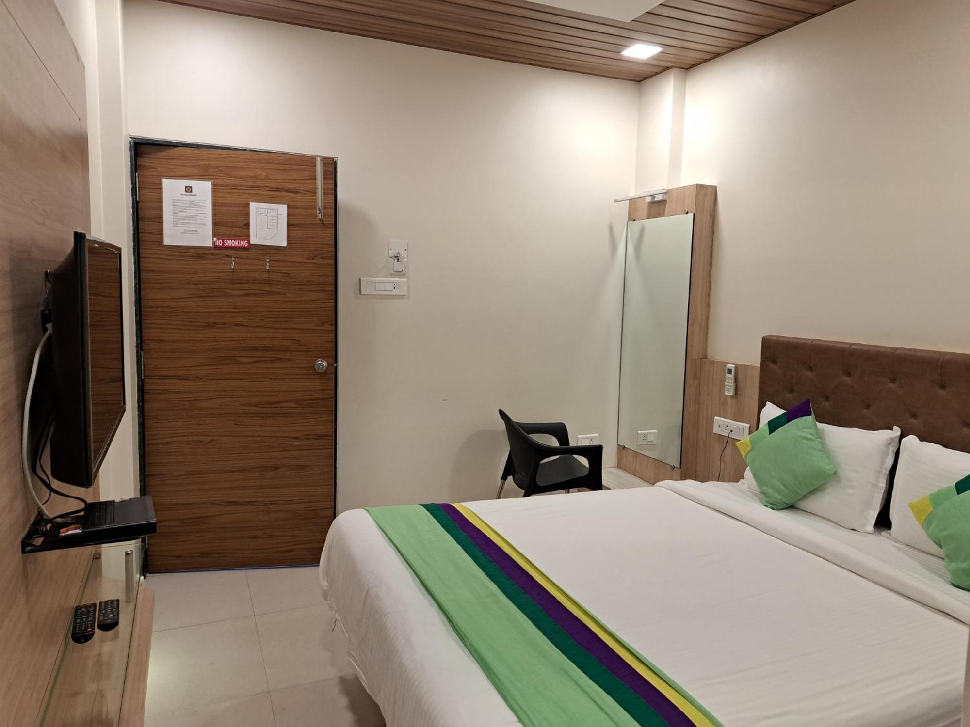 Onella Regency Hotel Panchgani Bagian luar foto