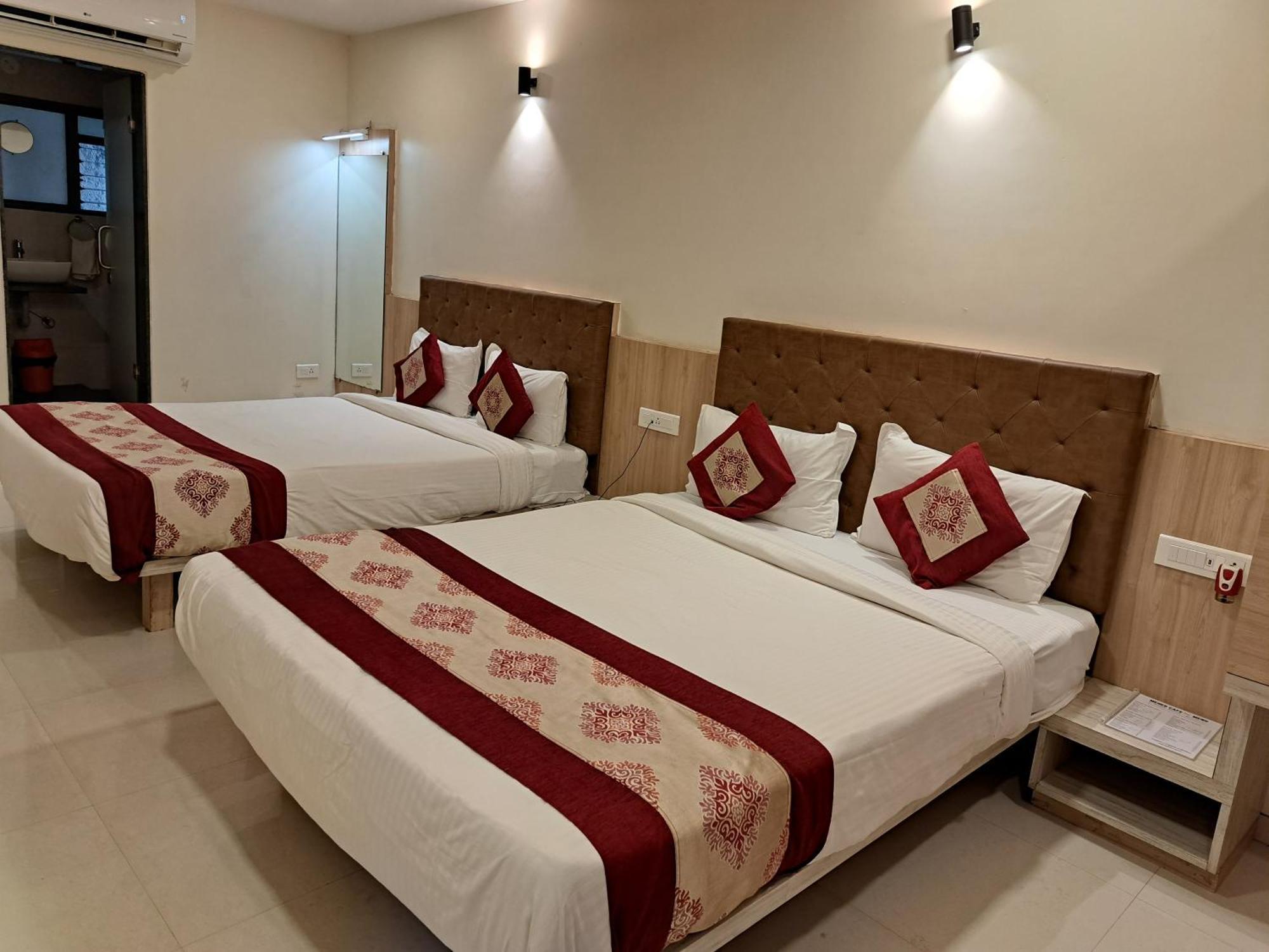 Onella Regency Hotel Panchgani Bagian luar foto