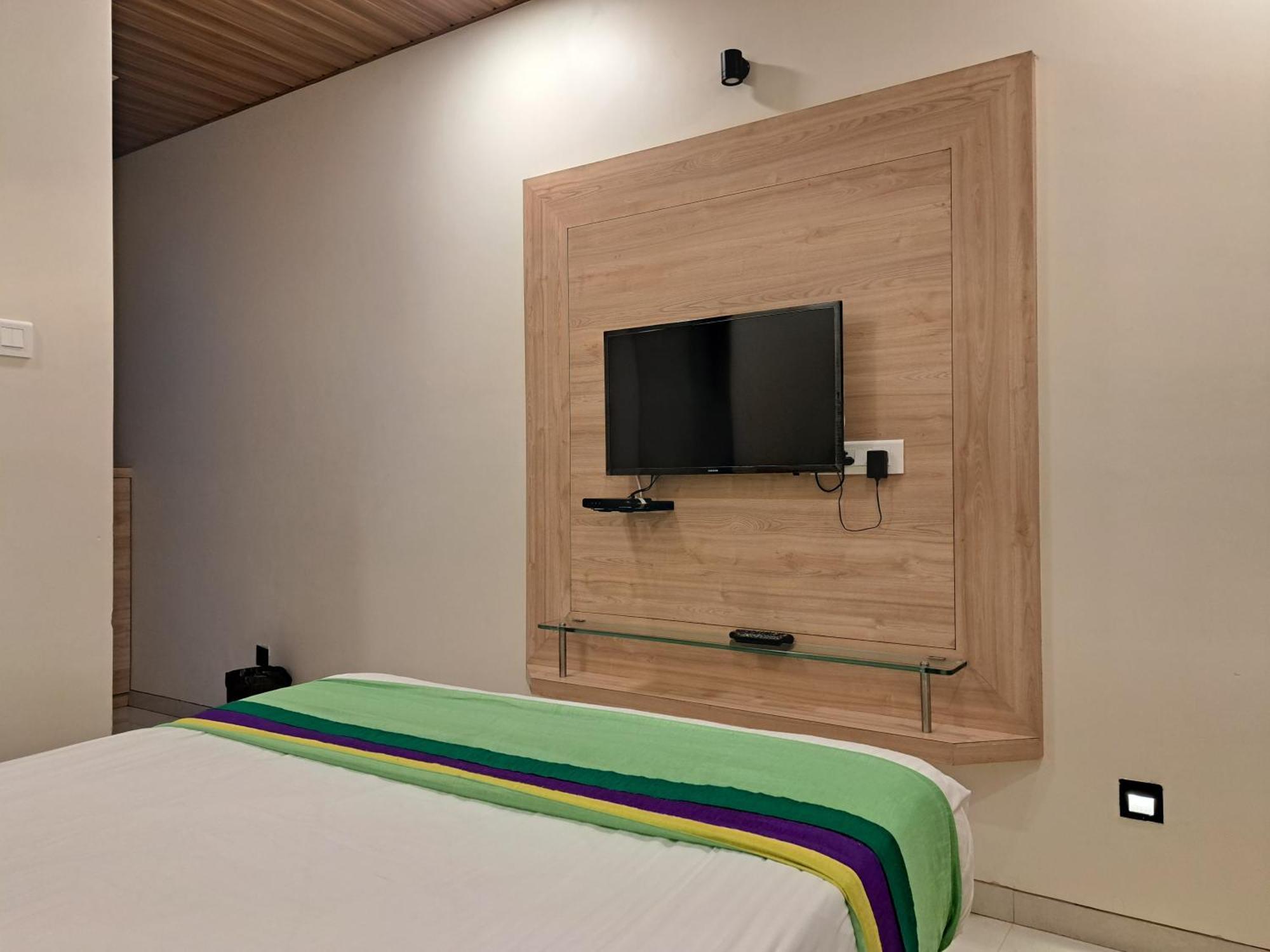 Onella Regency Hotel Panchgani Bagian luar foto