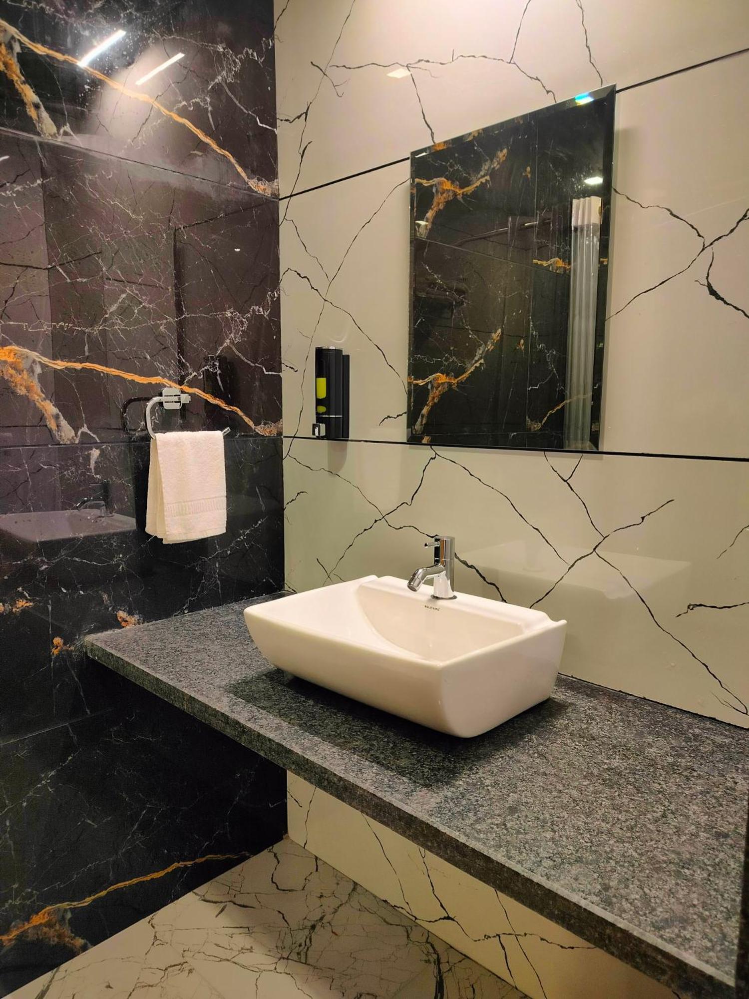 Onella Regency Hotel Panchgani Bagian luar foto